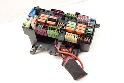 Fuse Box / Holder 2225402040