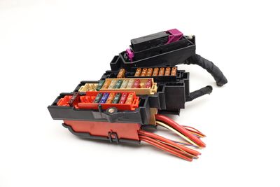 FUSE BOX / HOLDER 4L0971845