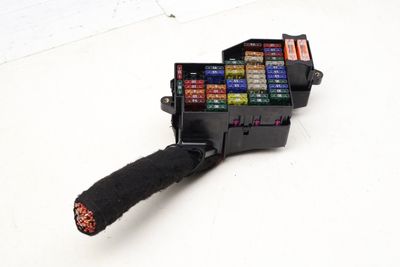 Fuse Holder / Box 7P0941824A