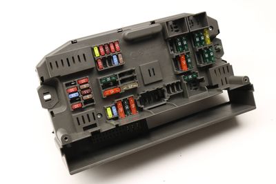 FUSE / RELAY BOX 9145115
