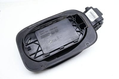 GAS / FUEL FILLER DOOR BRACKET 8U0809906C