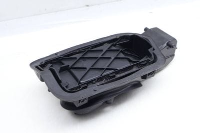 GAS / FUEL FILLER DOOR BRACKET 8V5809906B