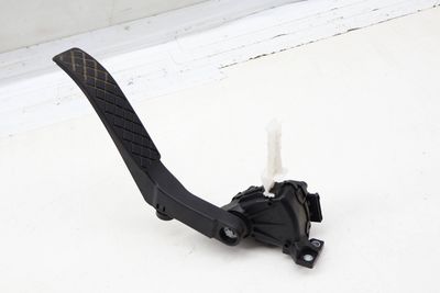 Gas Pedal / Accelerator Module 7L0723507D