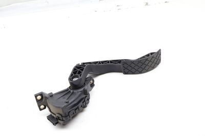 GAS PEDAL / ACCELERATOR MODULE 8D1723523A