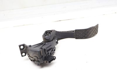 GAS PEDAL / ACCELERATOR MODULE 8D1723523E