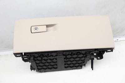 GLOVE BOX / COMPARTMENT 6841166