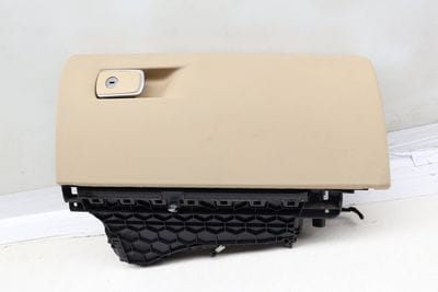 GLOVE BOX / COMPARTMENT 9239347