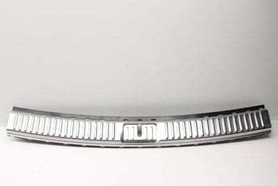 HATCH / TRUNK LATCH TRIM PANEL 7P0863459E