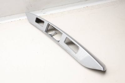 HATCH / TRUNK LID HANDLE HOUSING 7P5827576E