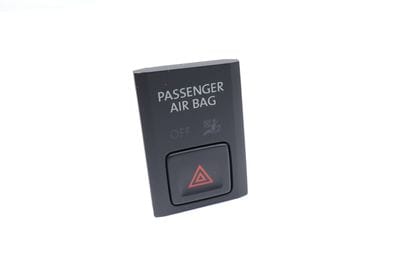 HAZARD SWITCH / BUTTON 5NA919225B