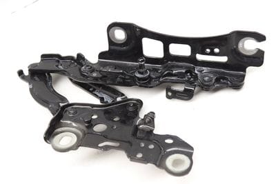 HOOD HINGE 8494432