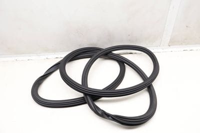 INNER DOOR SEAL / WEATHER STRIPPING 83A831721A