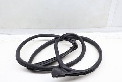 INNER DOOR SEAL / WEATHER STRIPPING 8W6831708D
