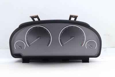 Instrument Cluster / Speedometer 62106802319