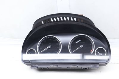 INSTRUMENT CLUSTER / SPEEDOMETER 6831689