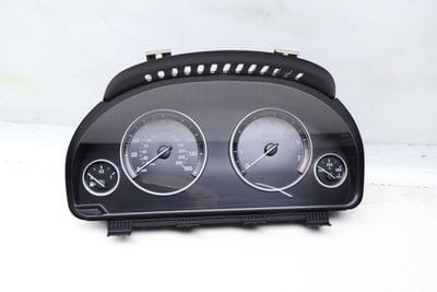 Instrument Cluster / Speedometer 62106844008