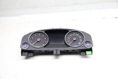 Instrument Cluster / Speedometer 7P6920981E