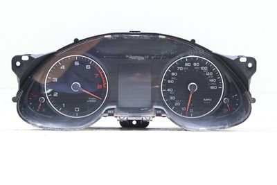 INSTRUMENT CLUSTER / SPEEDOMETER 8K0920951E