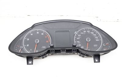 Instrument Cluster / Speedometer 8R0920981N
