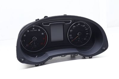 INSTRUMENT CLUSTER / SPEEDOMETER 8U0920970E