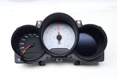Instrument Cluster / Speedometer