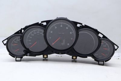 INSTRUMENT CLUSTER / SPEEDOMETER