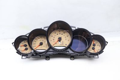 INSTRUMENT CLUSTER / SPEEDOMETER