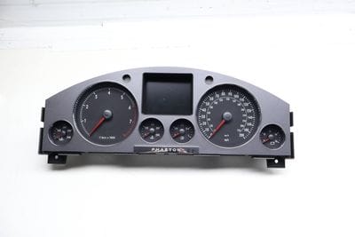 Instrument Cluster Speedometer Gauge Assembly 3D0920981G