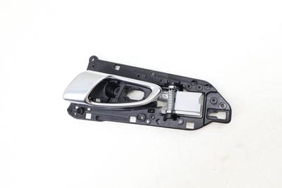 INTERIOR DOOR HANDLE / RELEASE