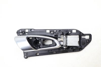 INTERIOR DOOR HANDLE / RELEASE