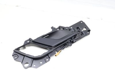 INTERIOR DOOR HANDLE / RELEASE