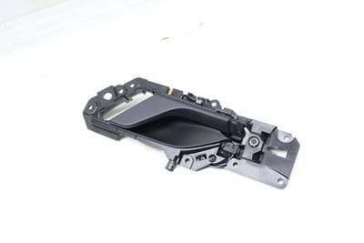 INTERIOR DOOR HANDLE / RELEASE