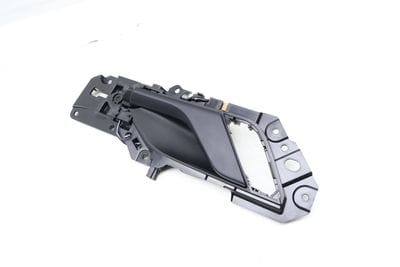 INTERIOR DOOR HANDLE / RELEASE