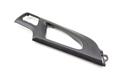 INTERIOR DOOR HANDLE TRIM 7P5839248