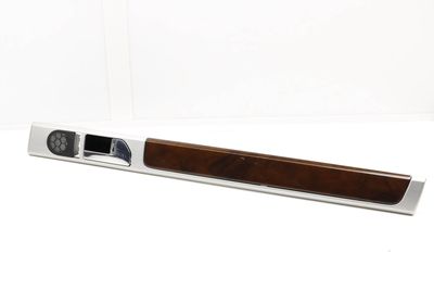 INTERIOR DOOR HANDLE w/ WOOD TRIM 7L6867460