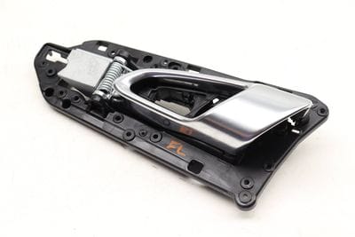 INTERIOR DOOR RELEASE / HANDLE 7P5837019C