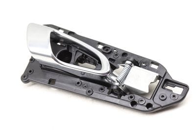 INTERIOR DOOR RELEASE / HANDLE 7P5837020C