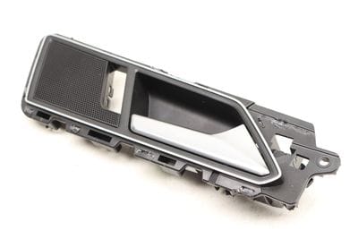 INTERIOR DOOR RELEASE / HANDLE