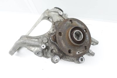 KNUCKLE w/ WHEEL BEARING 8R0505432F