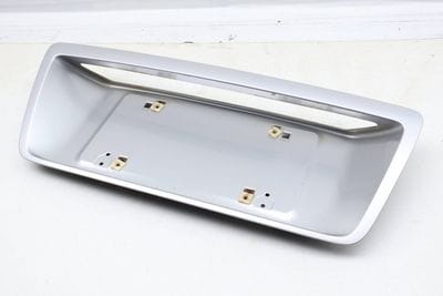 LICENSE PLATE MOUNT BRACKET / TRIM 4E0853465F