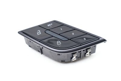 LOCK / UNLOCK / SEAT MEMORY SWITCH