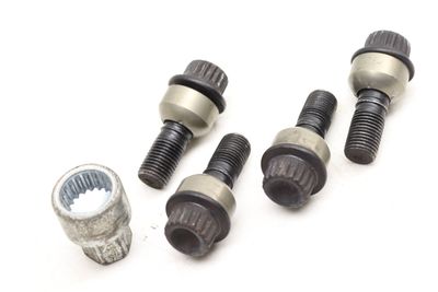 LOCKING LUG NUT / BOLT SET w/ KEY WHT006979A