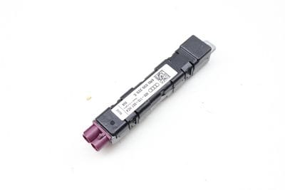 Lower Antenna Booster 8R0035225C