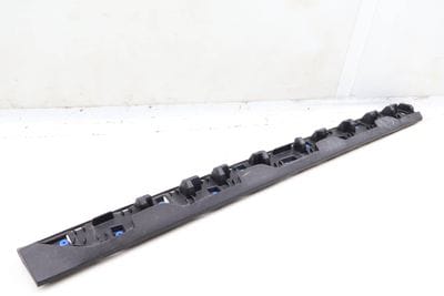 LOWER DOOR MOLDING / BLADE BRACKET 7442793