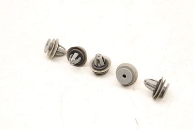 LOWER DOOR MOLDING CLIP SET (5) 7443710