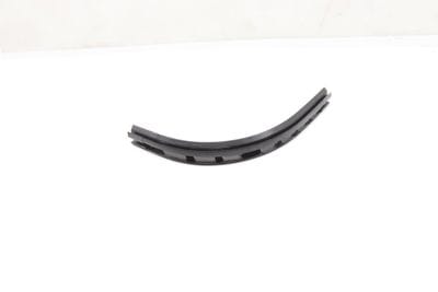 LOWER DOOR RETAINING STRIP / BRACKET (RIGHT SIDE) 4F0831345A