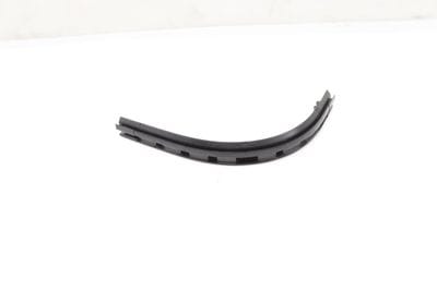 LOWER DOOR RETAINING STRIP / BRACKET (RIGHT SIDE) 4F0831346A