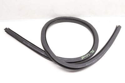 Lower Door Seal / Weather Stripping (INNER) 8W7831707
