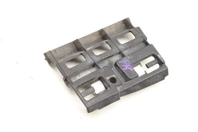 LOWER FENDER MOLDING TRIM MOUNT BRACKET 8R0854960G