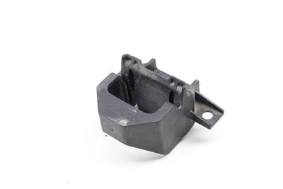 LOWER RADIATOR MOUNT / BRACKET 7591647